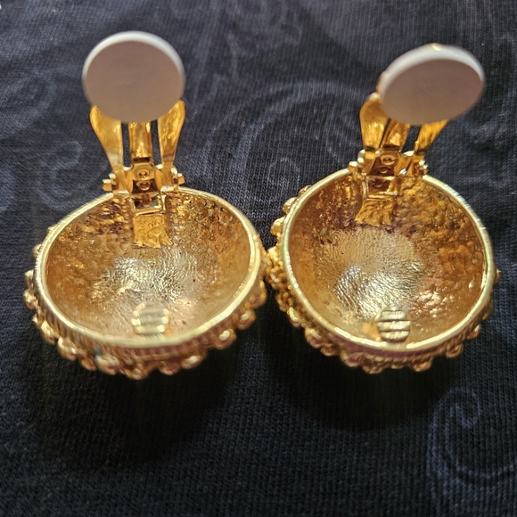 Vintage Premier USA Clip On Earrings - Picture 4 of 5